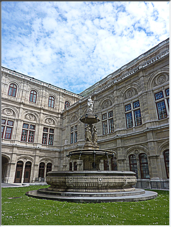 Fountain at Vienna State Opera House