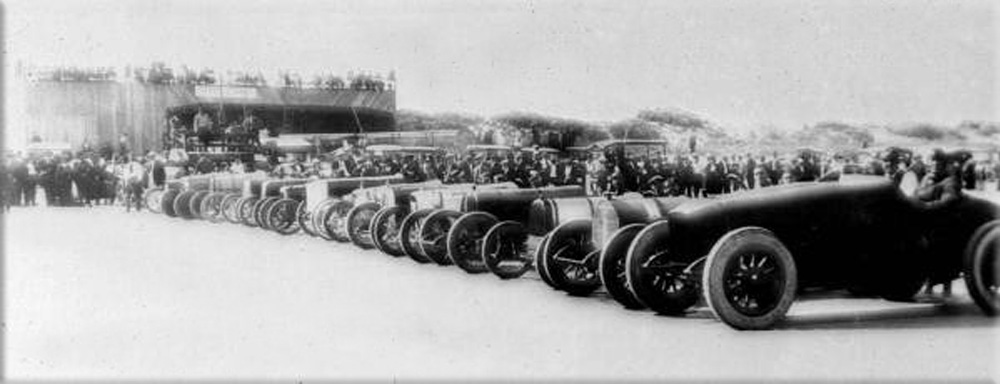 Daytona Beach Road Course holds its first oval stock car race on March 8th, 1936