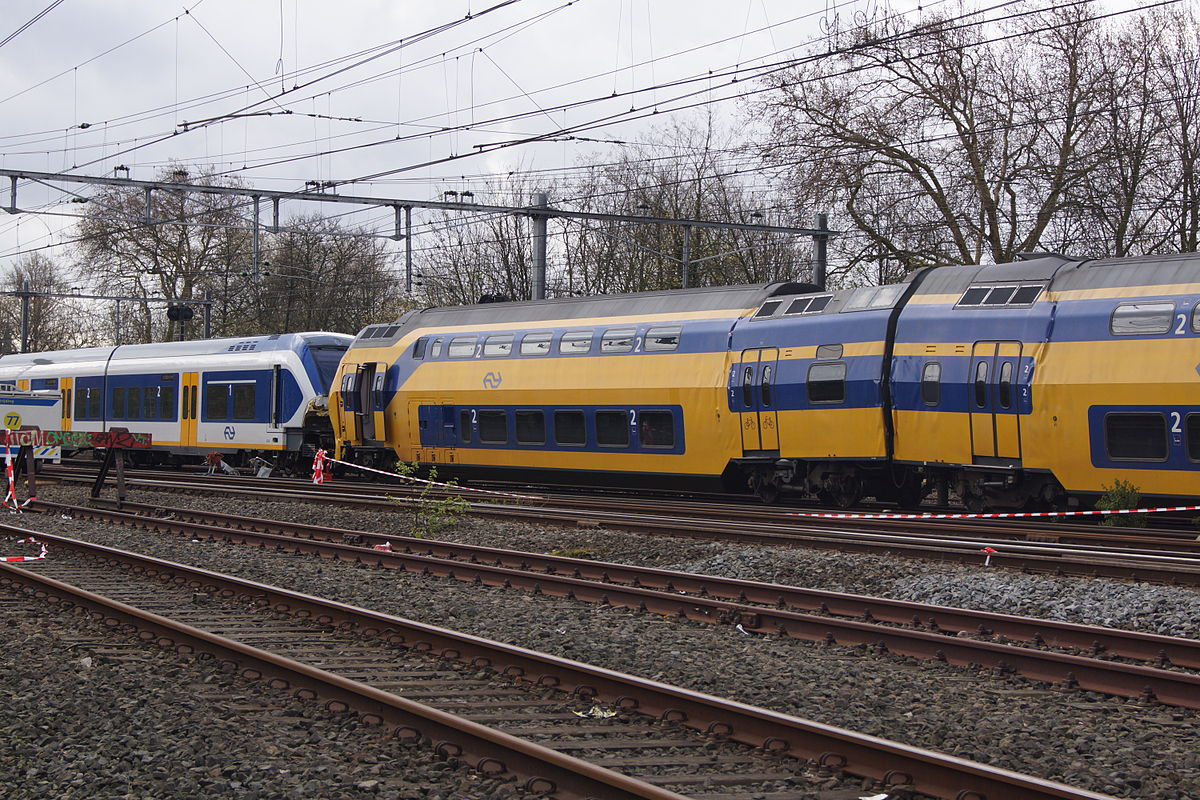 Two trains are involved in a head-on collision near Sloterdijk, Amsterdam, in the Netherlands, injuring 116 people.
