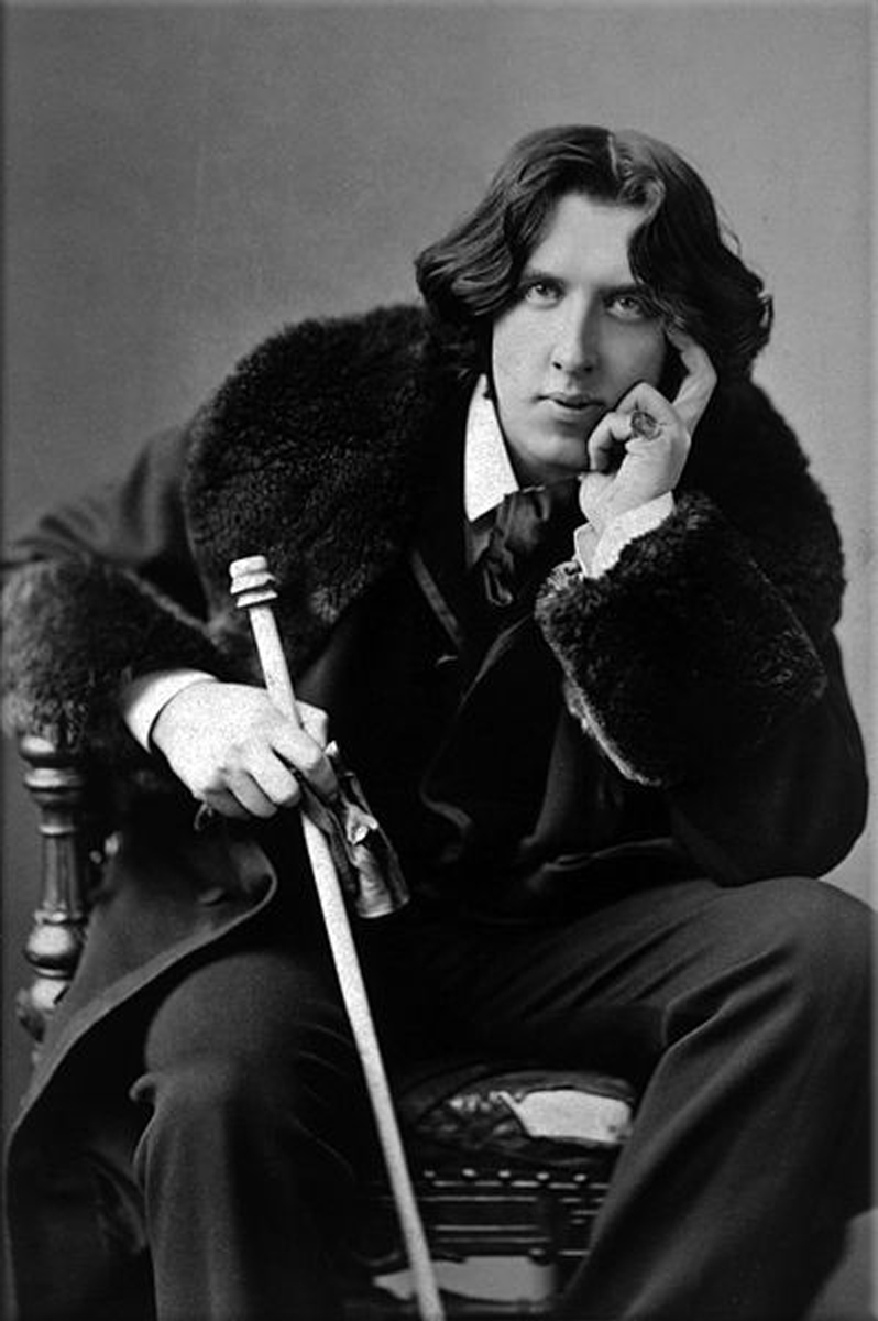 Oscar Wilde: Photograph taken in 1882 by Napoleon Sarony