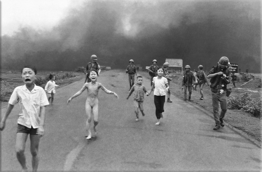  Vietnam War: Associated Press photographer Nick Ut takes his Pulitzer Prize-winning photo of a naked 9-year-old Phan Thị Kim Phúc running down a road after being burned by napalm