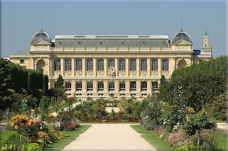 Jardin des Plantes: The exterior of the Grande Galerie de l'évolution, architect Louis-Jules André.