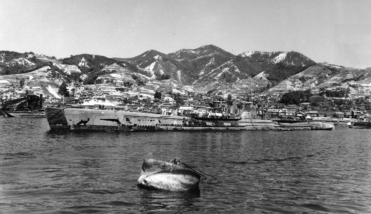World War II: Japanese submarine I-58 sinks the USS Indianapolis, killing 883 seamen