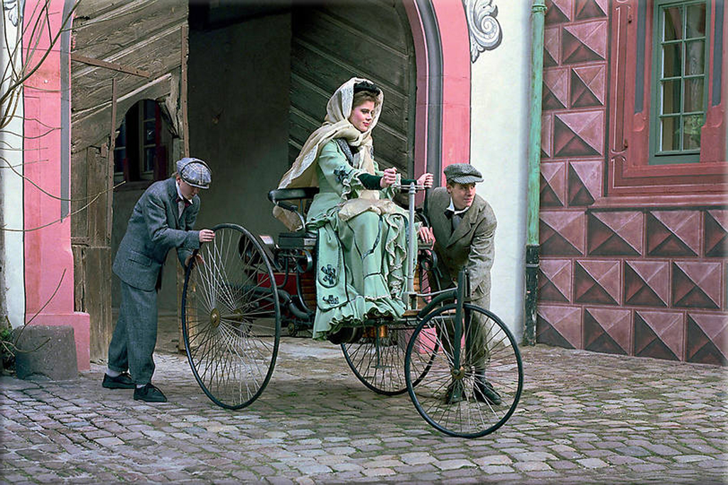 Bertha Benz drives from Mannheim to Pforzheim and back in the first long distance automobile trip