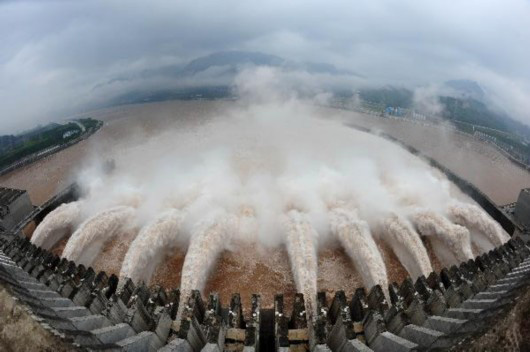2010 China floods: A mudslide in Zhugqu County, Gansu, China, kills more than 1,400 people