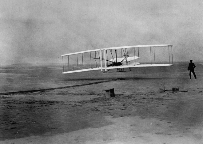 Wilbur Wright makes his first flight at a racecourse at Le Mans, France. It is the Wright Brothers' first public flight