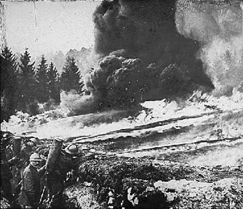 World War I: in Belgium, British and German troops clash for the first time in the war