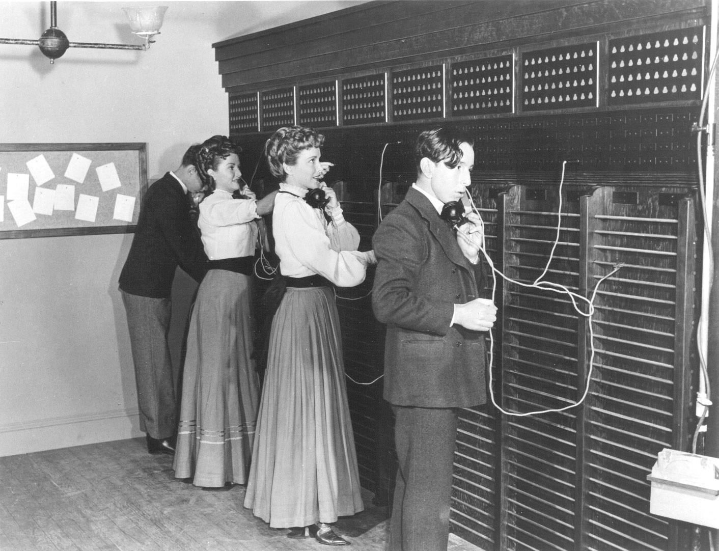 Emma Nutt becomes the world's first female telephone operator when she is recruited by Alexander Graham Bell to the Boston Telephone Dispatch Company
