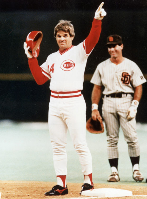 Pete Rose breaks Ty Cobb's baseball record for most career hits with his 4,192nd hit
