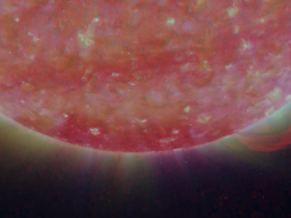 Ulysses probe passes the Sun's south pole