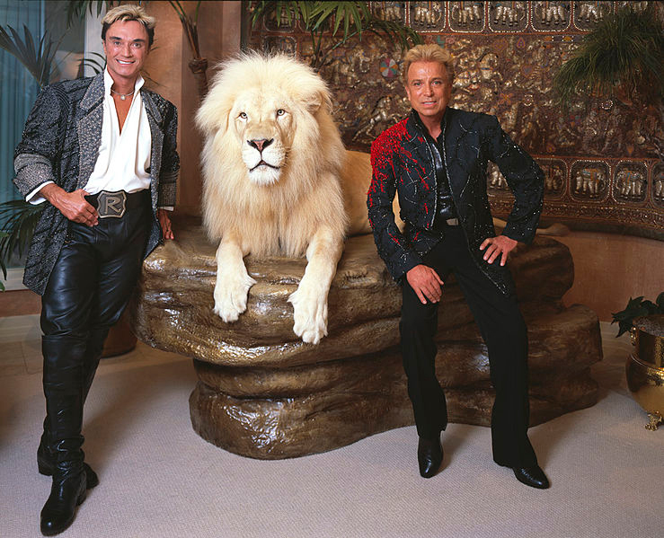 Siegfried & Roy: Siegfried (right) and Roy, with their white lion, by Carol M. Highsmith