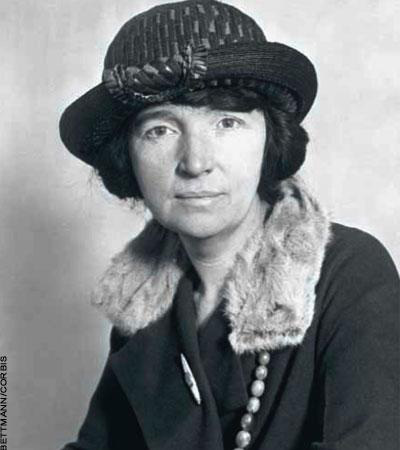 Brooklyn, New York, Margaret Sanger opens the first family planning clinic in the United States