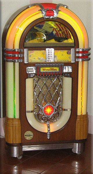 The first jukebox goes into operation at the Palais Royale Saloon in San Francisco