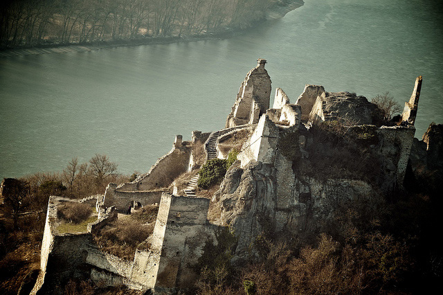 Crusades: 12th century Dürnstein Castle (destroyed by the Swedes in 1645) - Richard the Lion-Heart was imprisoned here in 1193 by Duke Leopold VI of Austria, credit Richard Shaw, Flickr