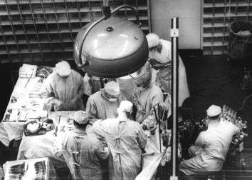 First successful kidney transplant is performed by J. Hartwell Harrison, M.D. and Joseph E. Murray, credit Biomed.Brown.edu
